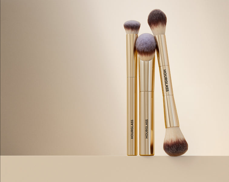 Nº 4 Crease Brush – Hourglass Cosmetics