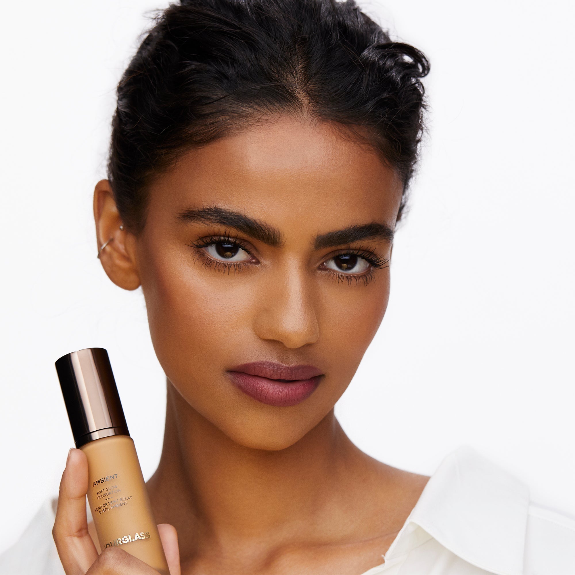 Ambient Soft Glow Foundation – Hourglass Cosmetics