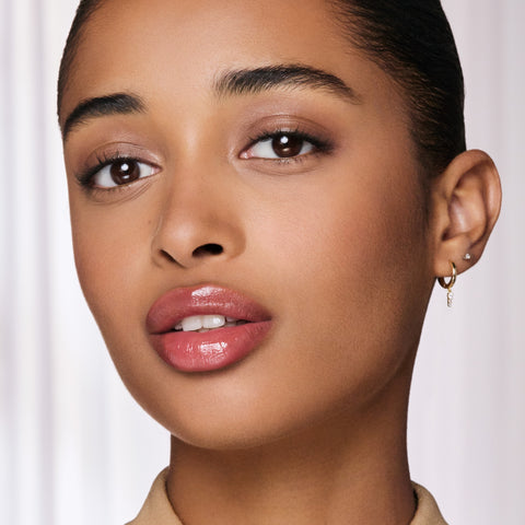 Vanish™ Seamless Finish Foundation Stick