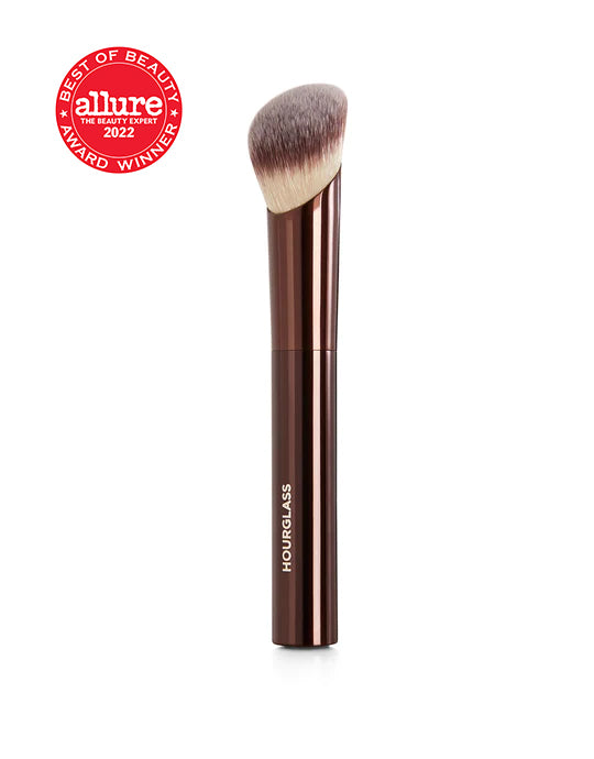 15 Best Foundation Brushes 2023 for Streak-Free Application, According to  Makeup Artists